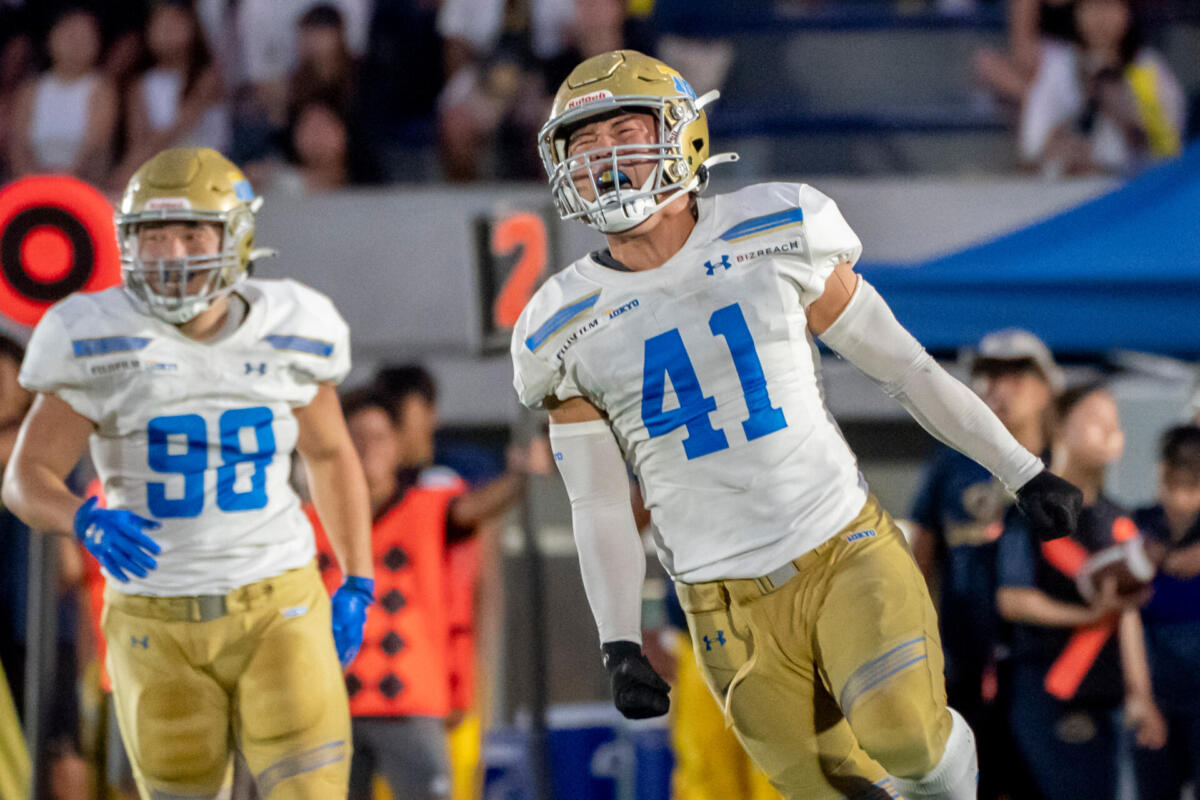 アイオワ大学アメリカンフットボール試合用ユニフォーム いやらし